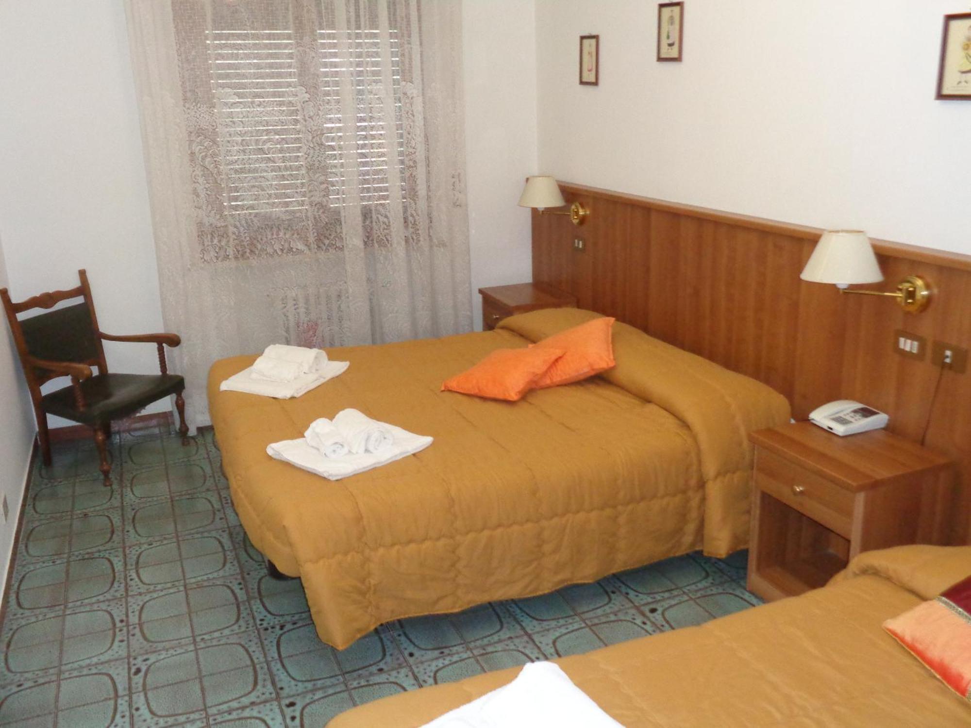 Hotel Rosati Chiusi Esterno foto